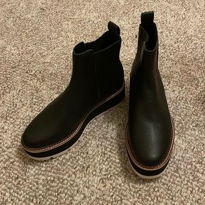 Black dolce vita boots